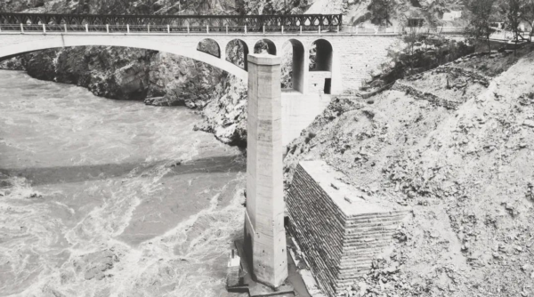 经过怒江大桥为什么鸣笛