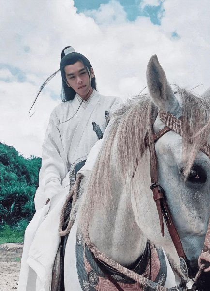 小说雪中悍刀行里北凉王徐骁的历史原型是谁