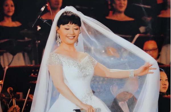 歌唱家殷秀梅简历介绍