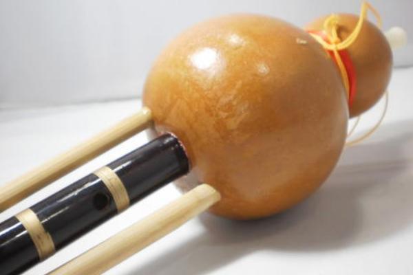 中国民族乐器按什么分四大类