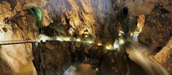 地球上最深的地方是哪里