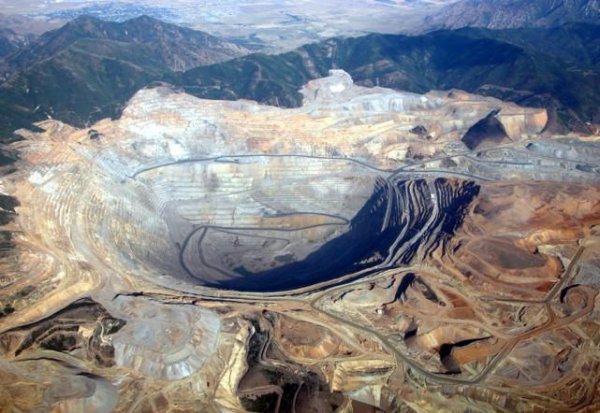 地球上最深的地方是哪里