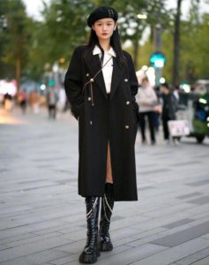 黑色配什么颜色好看图片 黑色衣服的三种高级配色技巧