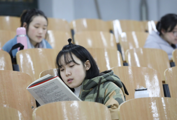 考不上本科很丢人吗