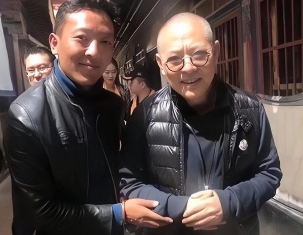 演员李连杰多大了