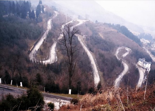 二十四道拐在贵州哪里