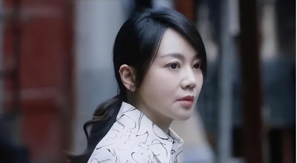 演员闫妮的前老公是谁