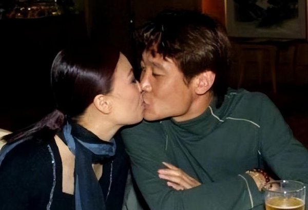 歌手那英个人资料简介及简历