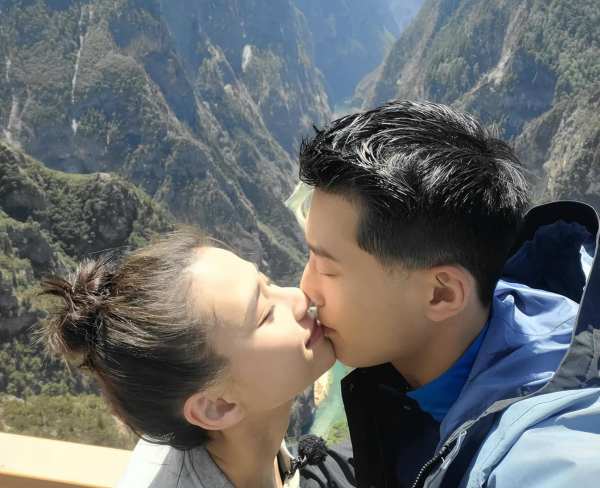 何超莲个人资料简介