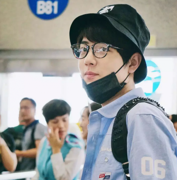 肖战出道时间是几月几日