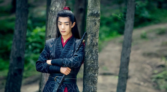 肖战出道时间是几月几日