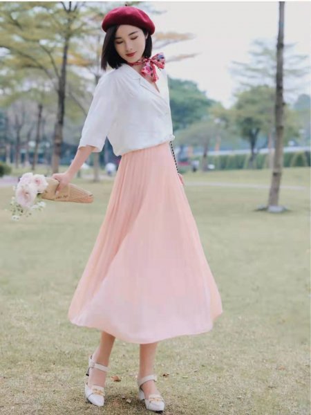 粉色半身裙配什么颜色上衣图片