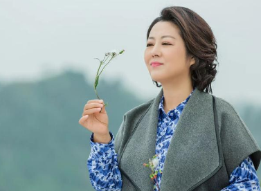 演员王茜华结过几次婚