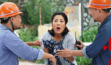 演员王茜华结过几次婚