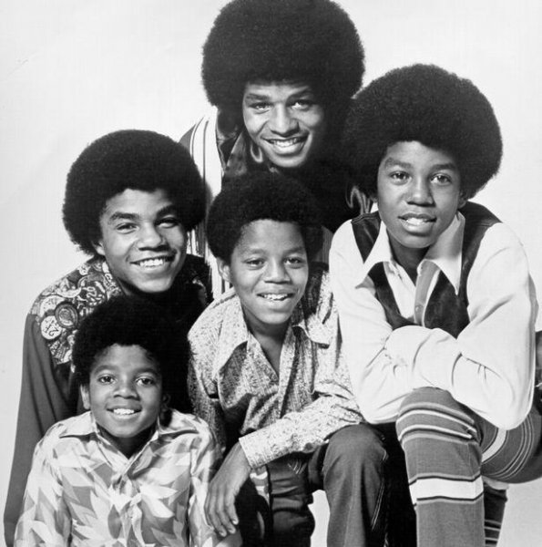 迈克尔杰克逊的鼻子怎么回事