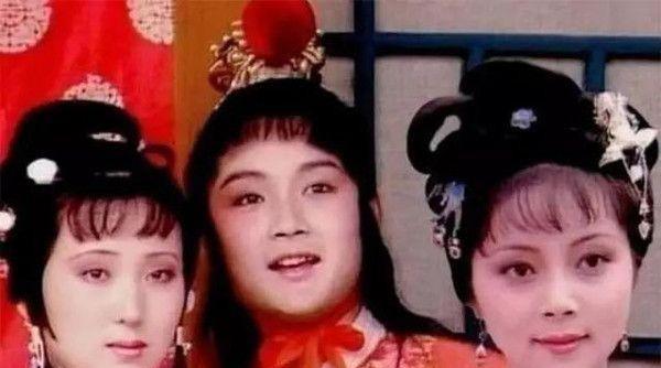 金玉良缘指的是哪两个人