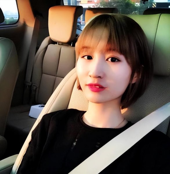 任嘉伦的老婆是哪一位