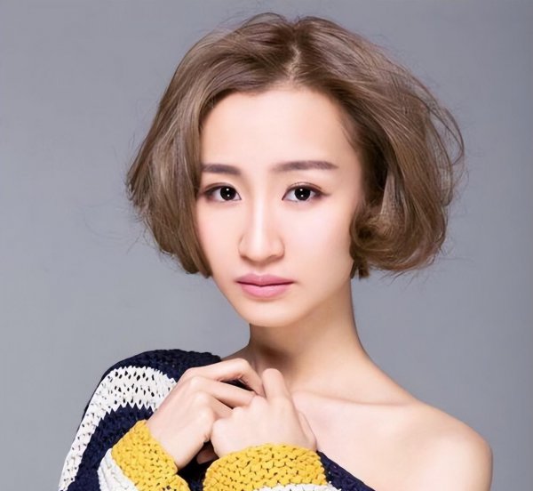 任嘉伦的老婆是哪一位