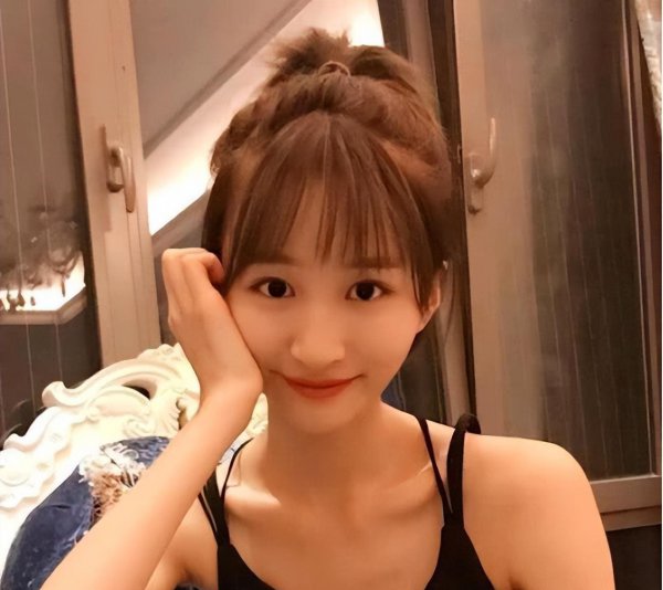 任嘉伦的老婆是哪一位