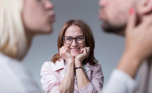 和公婆住一起很压抑怎么办