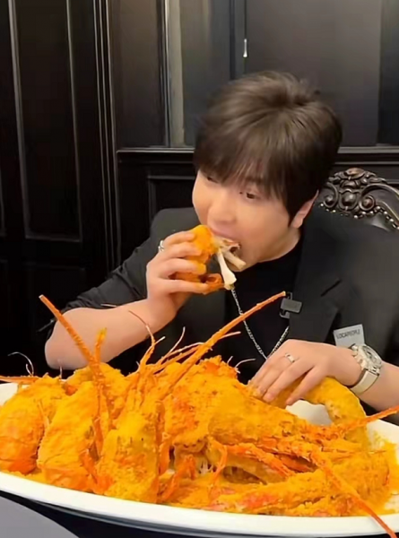 网红白冰做什么生意起家的