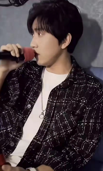 网红白冰做什么生意起家的