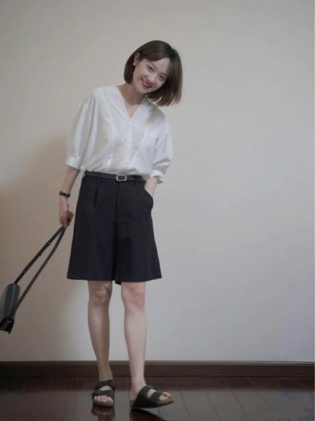 黑色短裤配什么上衣好看图片