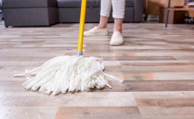 地板砖用什么擦干净又亮 网红神器地板清洁片好用吗