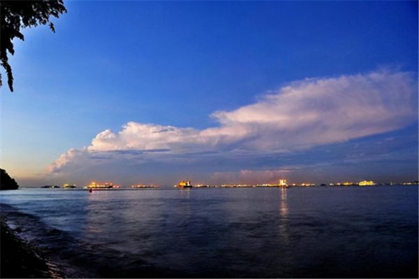 新加坡在地图上的位置