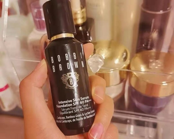 混油皮适合哪款粉底液