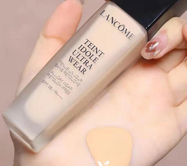 混油皮适合哪款粉底液