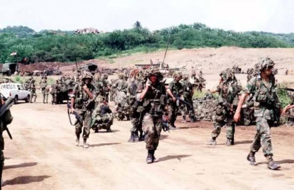 格林纳达是哪个国家