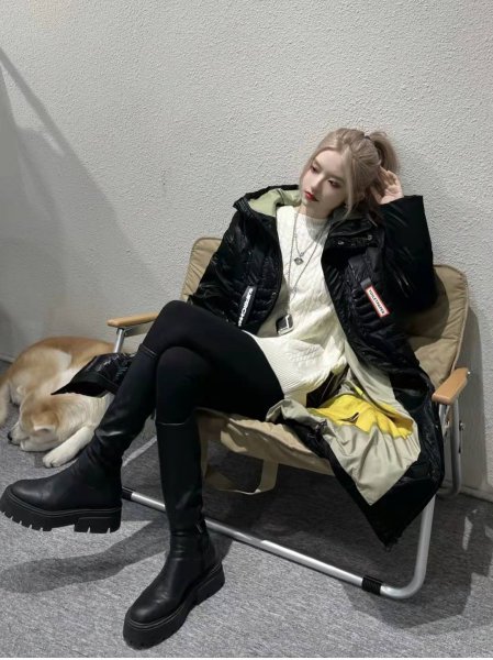 黑色袄配什么颜色裤子