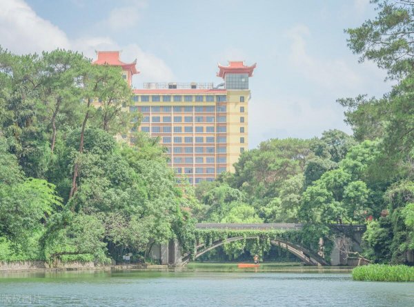 广西民族大学是几本