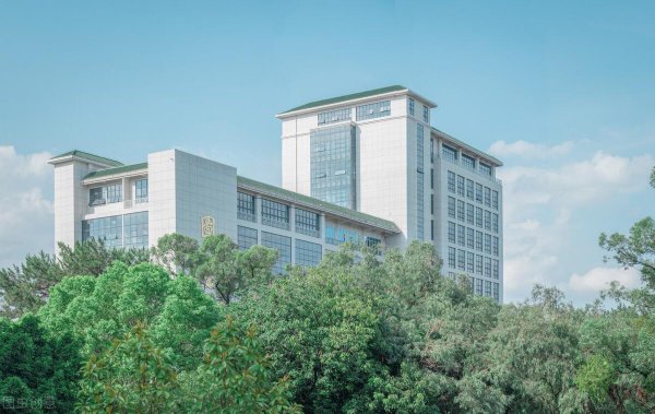 广西民族大学是几本