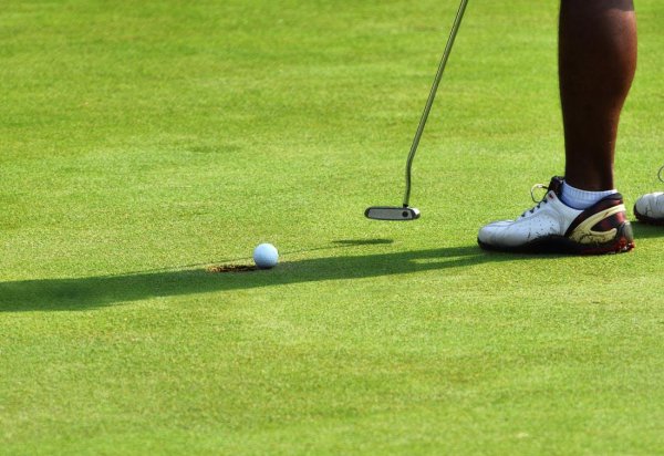 打高尔夫对身体有什么好处