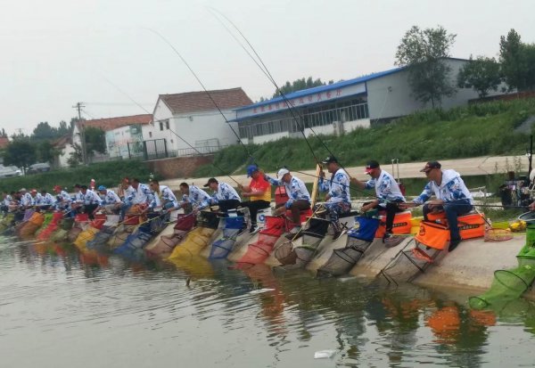钓3至5斤的鲤鱼用多大钩好