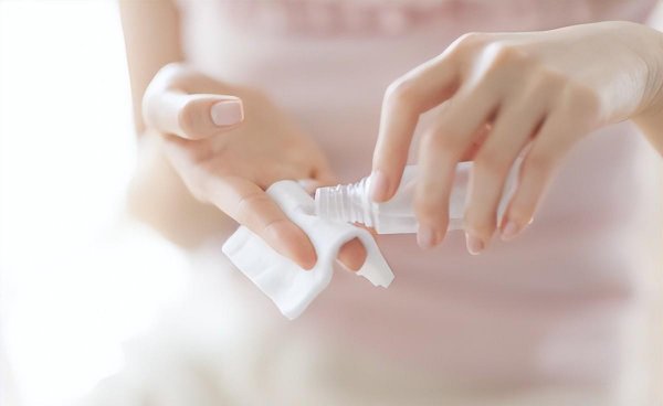 爽肤水湿敷几天一次最好