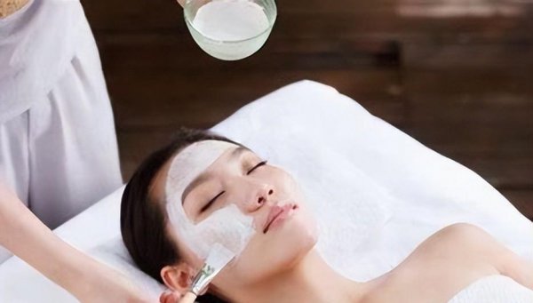 爽肤水湿敷几天一次最好