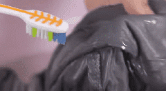 羽绒服可以在太阳下晒吗