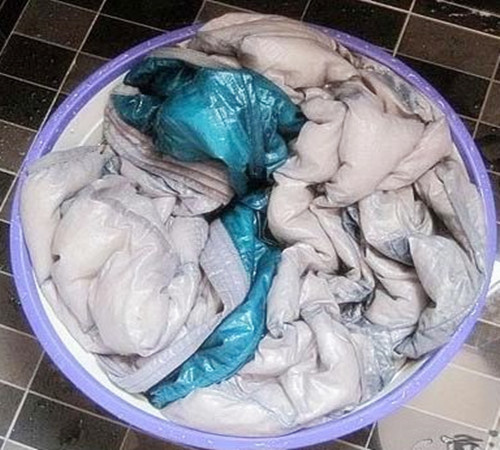 羽绒服可以在太阳下晒吗