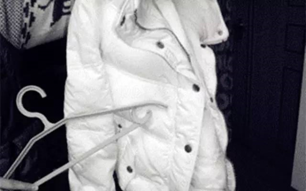 羽绒服可以在太阳下晒吗