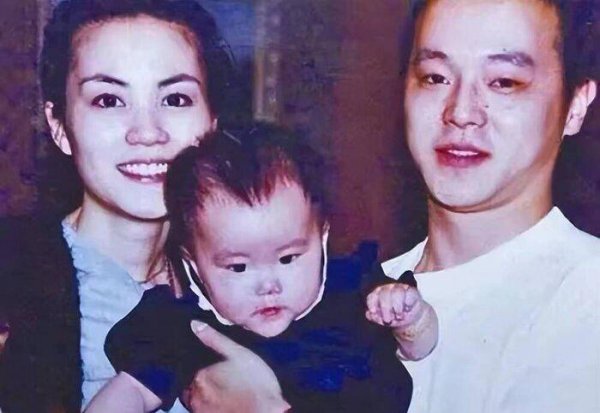 王菲前两任丈夫是谁