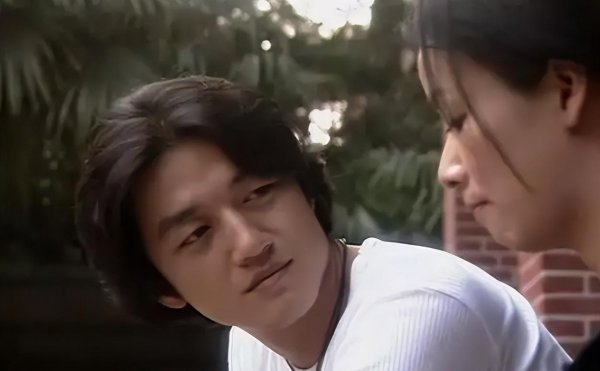 王菲前两任丈夫是谁