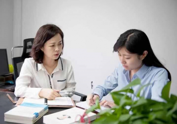 高校辅导员是事业编吗