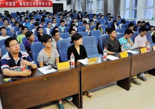 高校辅导员是事业编吗