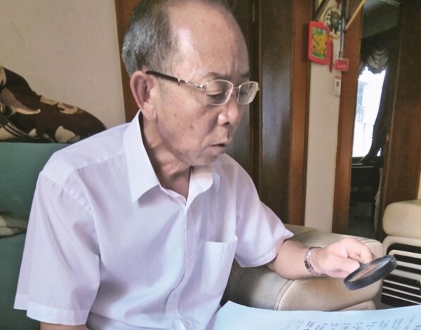 老花镜有度数吗