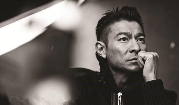 暗里着迷歌曲表达什么意思