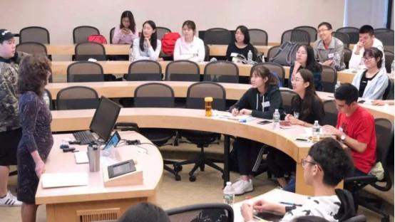 大学老师工资一般多少