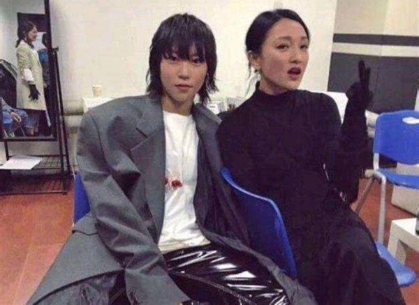 窦靖童和周迅结婚了